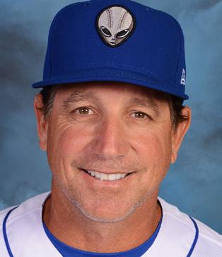 The Mets in turn transfer their incumbent Triple-A manager to Syracuse, Tony DeFrancesco.