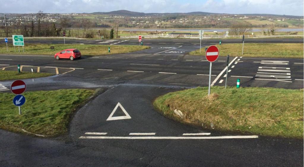The existing N13 that connects Letterkenny to Manorcunningham, a dual carriageway link, has an all-movement at-grade Junction, something which would not be acceptable in current design