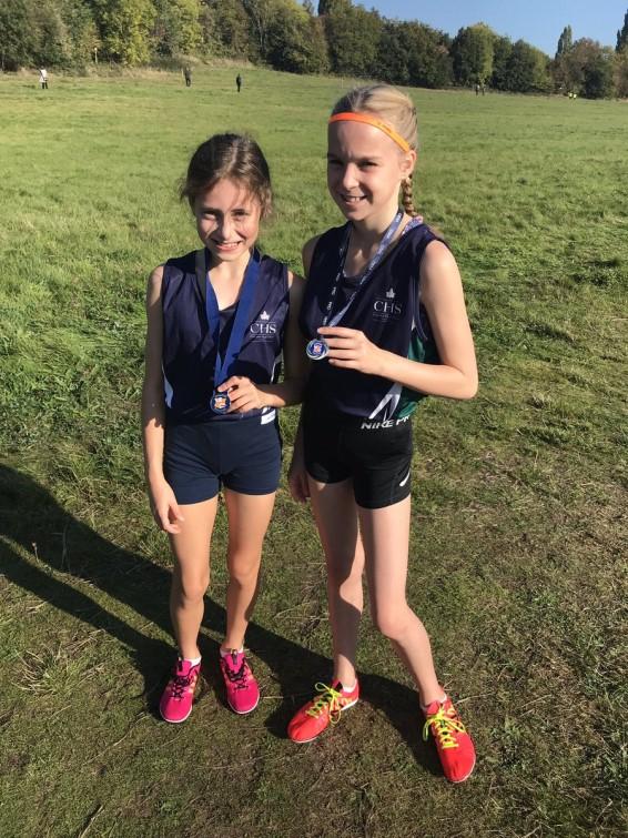22 nd 30t th 36 th U11 Silver medallists Samantha M 2 nd Juilana G Sereana M Caron C 24 th 32 nd 41 st The Senior School Championships took place at Lloyd Park with 8 schools competing.
