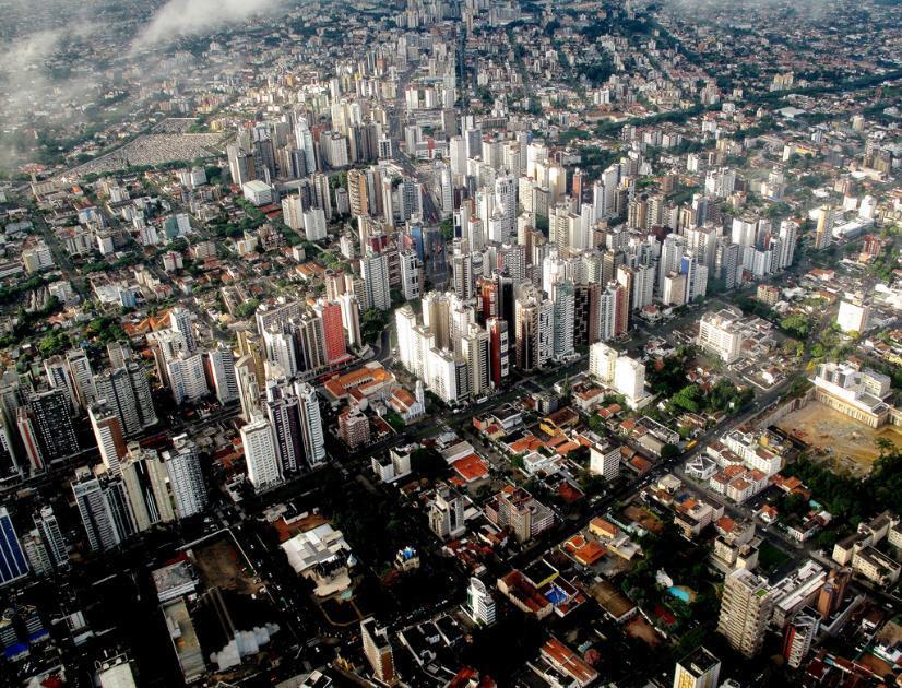 CURITIBA: FOCUSED DEVELOPMENT AROUND BRT CORRIDORS Curitiba has focused its urban growth around