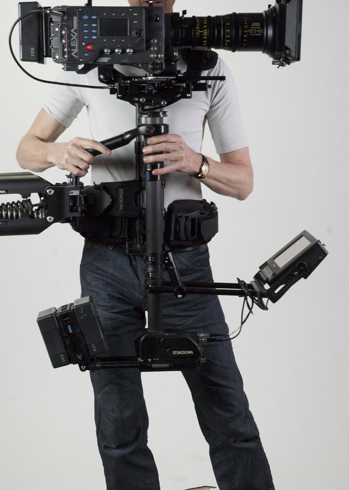 2. Relaxing into the Vest Trim With traditional Steadicam vests, when walking, you need to hold your pelvis level to prevent the rig from pulling from side to side.