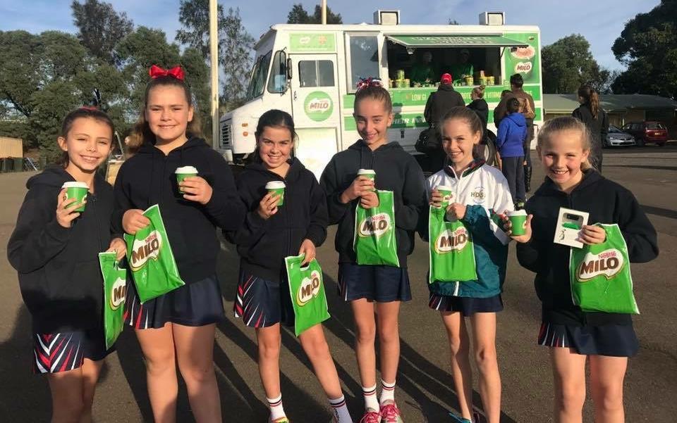 NEWSLETTER 2017 Edition 12 Oakhill Drive Netball Club were all smiles on Saturday!