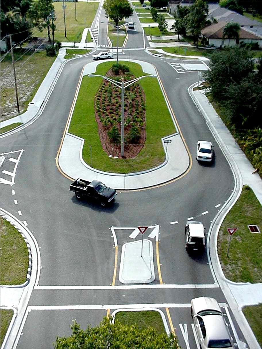 Rectangular roundabout, Cape Coral, 2002 Figure 18.