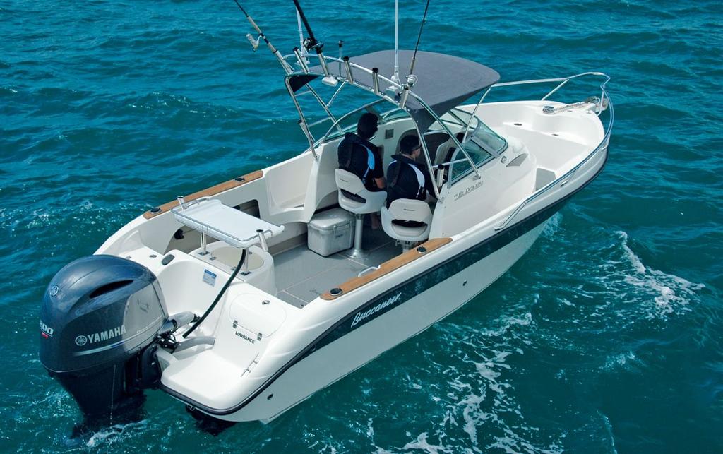TOP: WORKABLE FISHING SPACE GOES FROM TRANSOM TO BOW. BELOW: TWIN PEDESTAL SEATS ARE STANDARD AND STILL LEAVE ENOUGH SPACE FOR ACCESS TO THE CABIN.