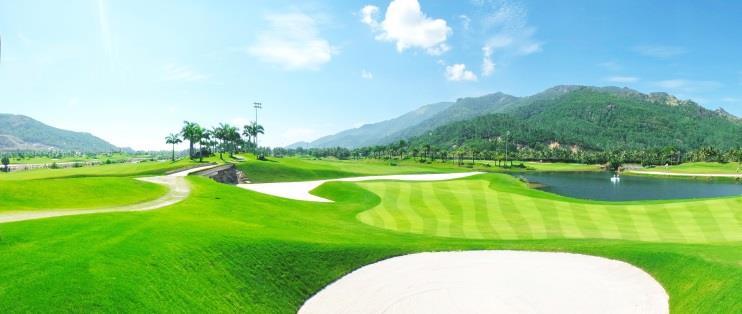 Platinum TE Paspalum grass, white sand bunkers and incredible views of Nha Trang Bay make this a true golfer s paradise destination.