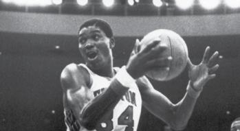 Semifinals Houston also advanced to the NCAA s Sweet 16 in 1965 and 1966 before the Cougars played in their first two NCAA Final Fours in 1967 and 1968.