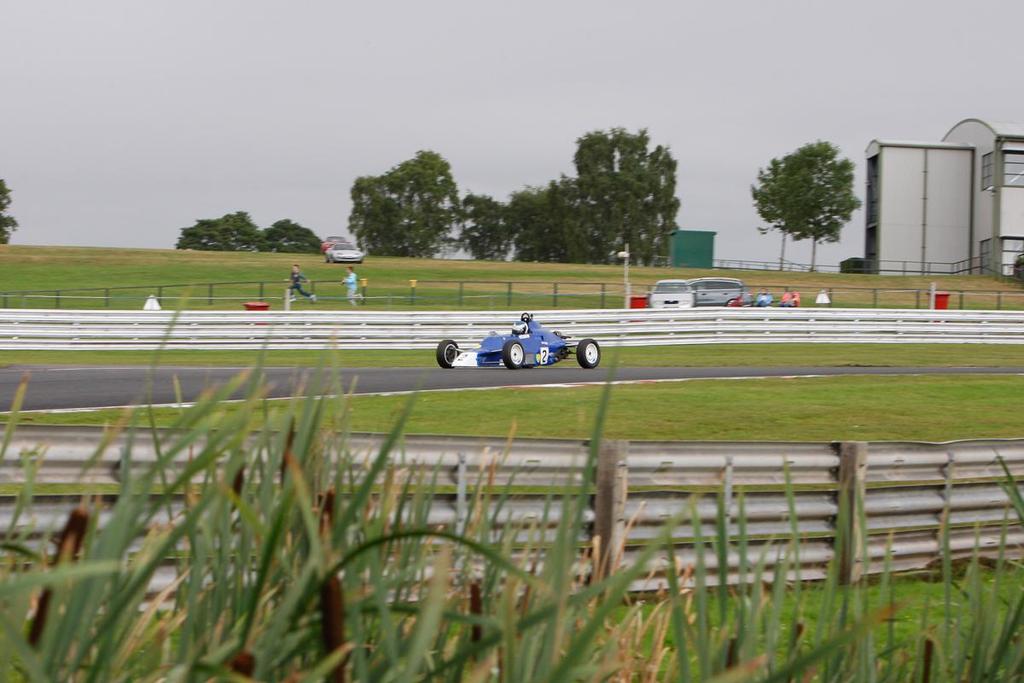 Introduction The BRSCC s Avon Tyres Northern Formula Ford 1600 Championship contenders convened at Oulton Park on 22nd August for the tenth round of their series which was staged on the majestic