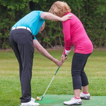 APGC GOLF ACADEMY For Ladies & Men - 520 per annum Includes: Ten 40 minute one to one lessons with our Pro Use of all practice facilities (putting green, chipping area and by our 11 th tee) Full use