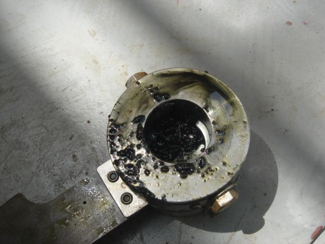Field Mechanical Findings Outboard dry gas seal 1st leak line rupture disk on 1 st floor: rupture and full of debris (metal and other particles).