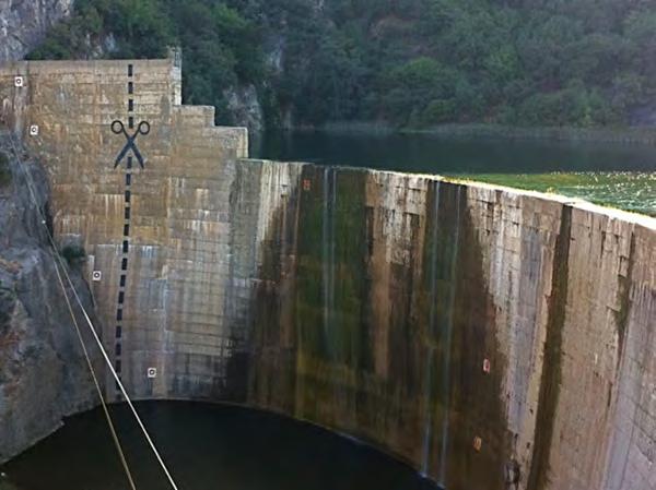 Dam Removal Matilija Dam, Ventura River CA 480 major dams have been built in California s
