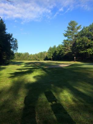 HARTLAND AVE - PITTSFIELD PROPERTY PROPERTY SUMMARY SUMMARY This property consists of a 9-hole (Par 35) Golf Course, Pro Shop, Clubhouse barn with restaurant facilities, maintenance garage, driving