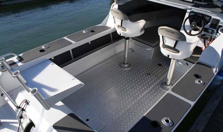 The 610 has a spacious cockpit that is perfect for the serious fisherman. Strengthened Deck System. Surtees fully welds the stringers to the hull they are not stitch-welded.