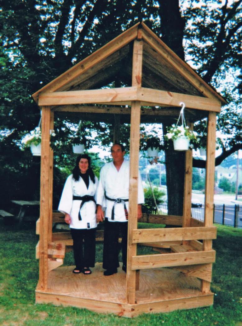 Volume XXXIV, Issue 1 Page 3 Giving Back to the Community Karen Curley Once again this past Autumn, Sensei Wade Susie and Karen Curley, from the White Marsh Dojo in Maryland, contributed time and