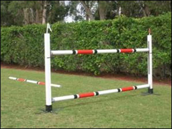 SCHOOLING AREAS Flagging is optional. Flagged fences must be jumped accordingly.