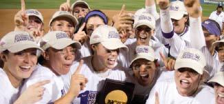 2010 WASHINGTON SOFTBALL WEEKLY RELEASE 2010 SCHEDULE & RESULTS 48-6 Overall; 17-4 Pac-10 Date Opponent Time/Result KAJIKAWA CLASSIC - Tempe, Ariz.