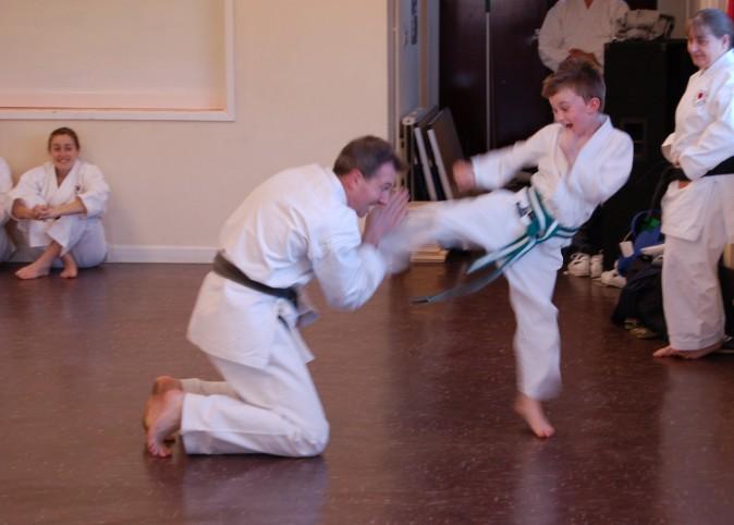 Wado International Karate Do Federation (Wales) Fighting Talk Spring 2009 Welcome: May 2009 New Club Gets Kick Start Issue 1 Welcome to the first newsletter of 2009 and