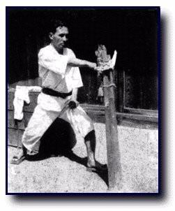 History of Wado Ryu Karate-Do Issue 1 The Wado Ryu (Way of Peace) school of karate (empty hand), was founded by the late grand master Hironori Ohtsuka (1892-1982), the highest karate authority in
