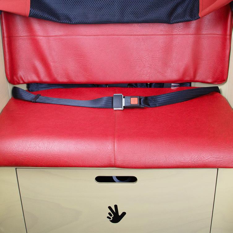 SHORTEN/LENGTHEN THE SEAT BELT - Turn the adjustable latch at a right angle to the webbing and pull away from the latch, using the lower webbing strap.