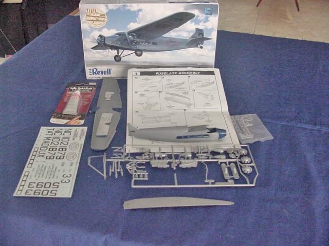 The kit contained about 30 parts to build the airplane and a sprue of North Pole explorers and a dog sled that are not pictured on the box.