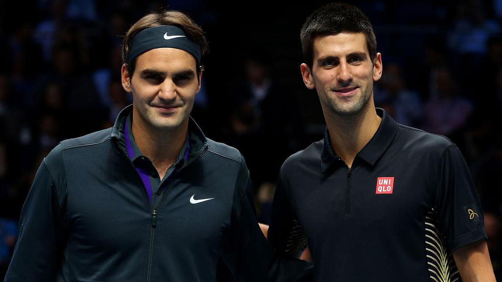 Example Ten people attending a match between Roger Federer and Novak Djokovic are randomly selected. A person is either a Federer fan or a Djokovic fan.
