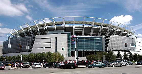 10, 2000 Final Score: Cleveland 24, Bengals 7; Attendance: 64,006 First Bengals Scoring Play: Ron Dugans 4-yard TD pass from Akili Smith (14:33 left in 2nd quarter) First Opp.