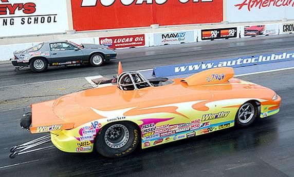 001 red-light and 9.903 to Val Torres Jr, and Blodgett Jr., defeated Shootout champion Randy Balough. Dave Meziere defeated Greg Ventura in the semifinals on a double-breakout, 9.880 to a 9.870.
