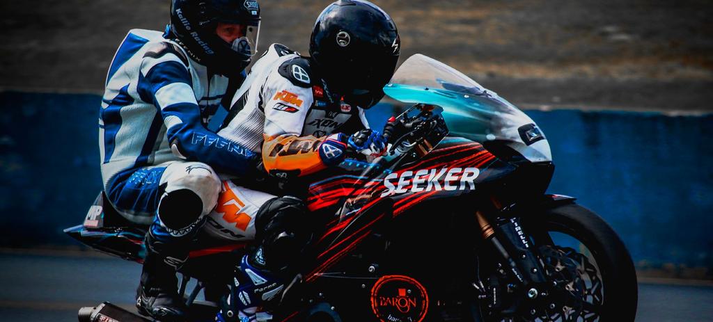 ON TRACK WITH VESA KALLIO HOW DOES IT FEEL WHEN YOU ARE ON A SUPERBIKE ON THE TRACK? No need to wonder more, you can jump on Vesa Kallio s bike and find out for yourself! Ready? Maybe never but SET!