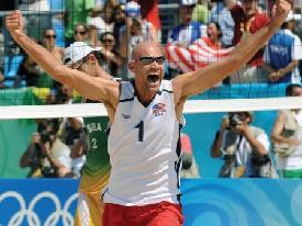 Rogers started his career in partnership with Dax Holdren and won the first tournament in 1998. In 2000, the team won FIVB beach volleyball world tour tournament.