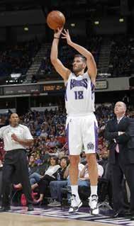 2009-10 SEASON (Sacramento): Became first Israeli-born player to ever play in NBA... Averaged 10.3 ppg (.446 FG%,.369 3pt%,.672 FT%), 4.5 rpg, 1.2 apg, and 25.1 mpg in 77 games (started 31).