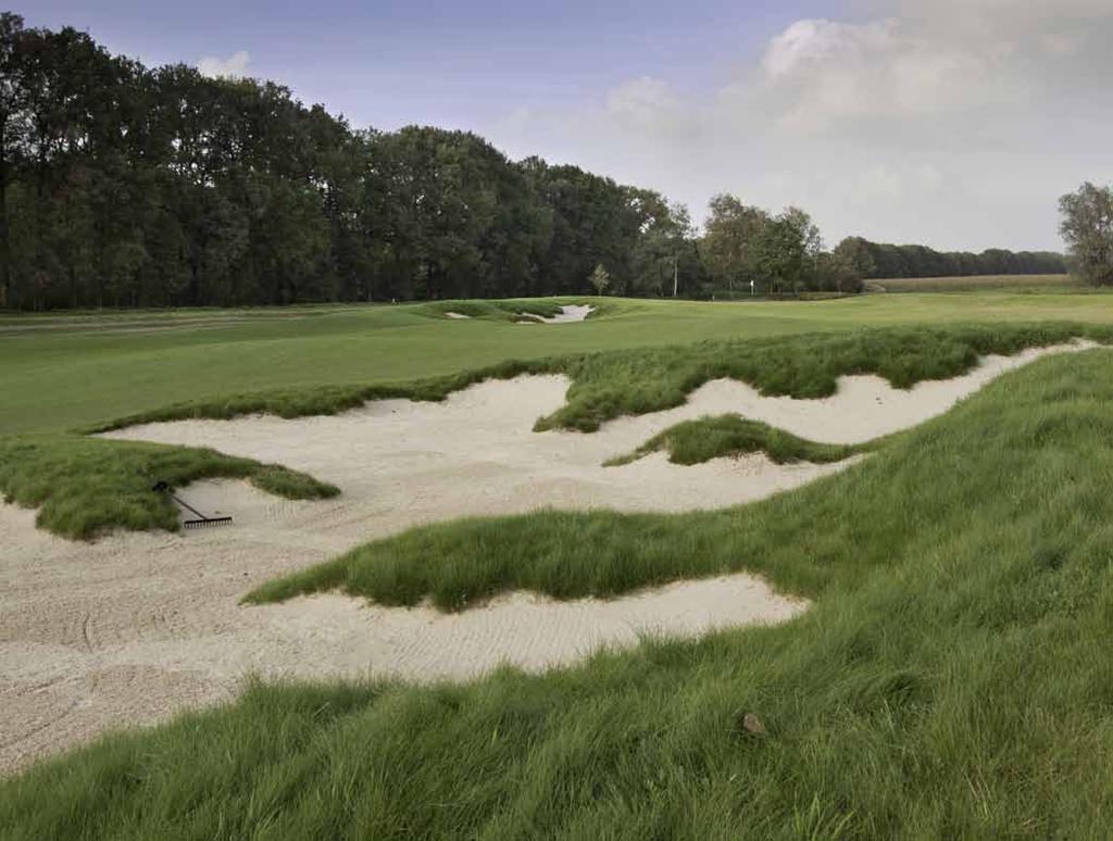 De Turfvaert, The Netherlands: or how to pass Alister Mackenzie s test Frank Pont The Netherlands is a country that exhibits a split personality when it comes to golf.