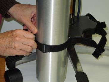 Verify that the rubber washer (Fig. 3.5) provided with the E- Stand is still in place.