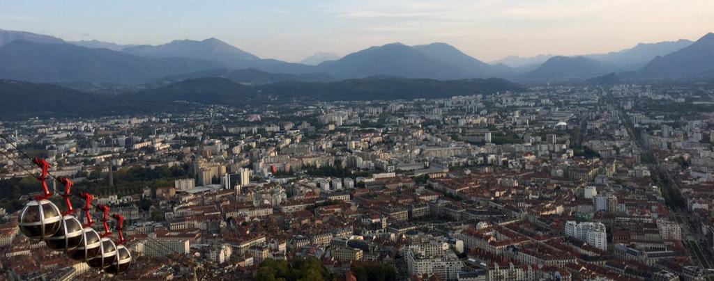The host-town : Grenoble Grenoble is Isère s mountain stations capital city; it imposes itself naturally to welcome global tournaments.