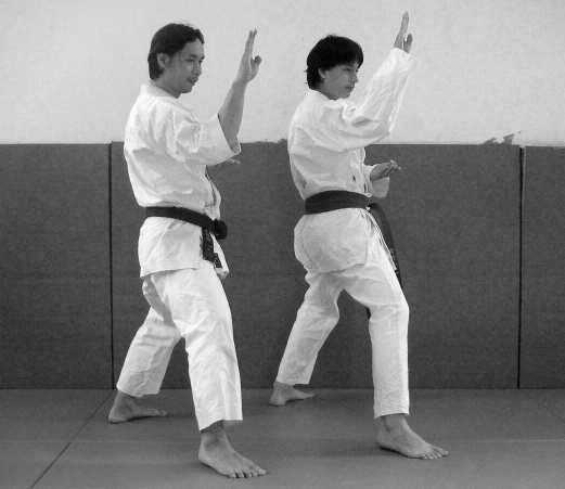 To you, what are the main qualities that should have karatekas? Kazutaka Otsuka : It depends on the person. To study. And to understand things.