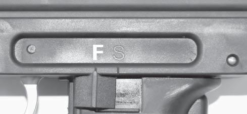 FIRE POSITION - push the safety lever so it is pointing to the marking F (fig. 2). fi g.