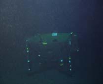 At the Japan Trench, the KAIKO7000 recovered the seismic measuring system on the sea floor at 6,000m depth.