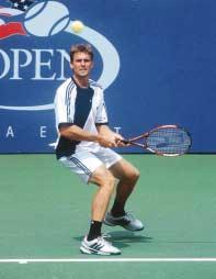 TECHNIQUE Neutralizing with the Two-Handed Backhand by Nick Saviano There exists a misconception among many of our young aspiring players in the United States that the top pros in the game knock the