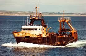 Vessel engaged in trawling Rule 26 (b) Trawler making way