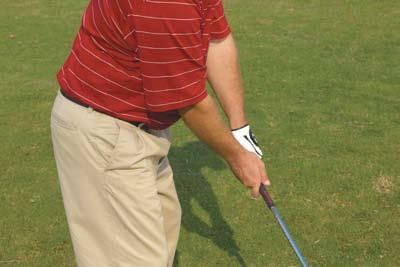 Attaining A Longer Swing There are some keys to gaining a longer swing that is under control. Shoulder/Hip Rotation This must always be in synch with the swinging of your arms.