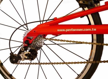 Adjust the chain length The proper chain length is determined by the sitting place of rear derailleur (pic 9).