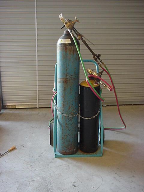 Oxygen & Acetylene Safety Good housekeeping practices improve the safety of any work area.