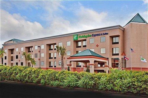 HOTEL INFORMATION- ACCOMMODATIONS: AAU Rate of: $94.00 Features The Holiday Inn is an all suite property located within walking distance of 5 area restaurants.
