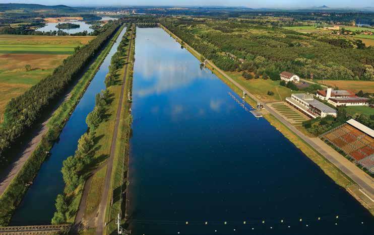 5 m width total area of regatta course is 73 hectares there is an asphalt road 5 km long constant water level kept by water filling if necessary 6 pontoons Finish tower Provides the perfect
