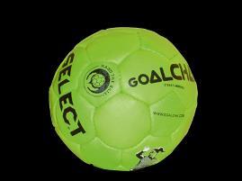 Cuddling Squeezing Original form The soft nature of the GOALCHA-Ball makes it easy for the players to control the ball, as you can squeeze it with the outermost joints of the fingers and thereby get