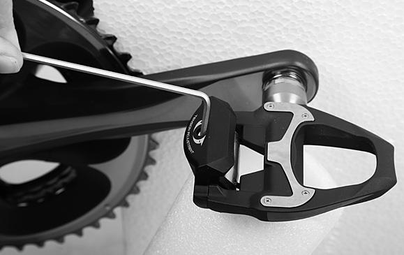 Cyclsts predsposed to knee trouble should choose a pedal system that has some float, so that the heel can move sdeways a lttle whle the shoe s engaged wth the pedal.