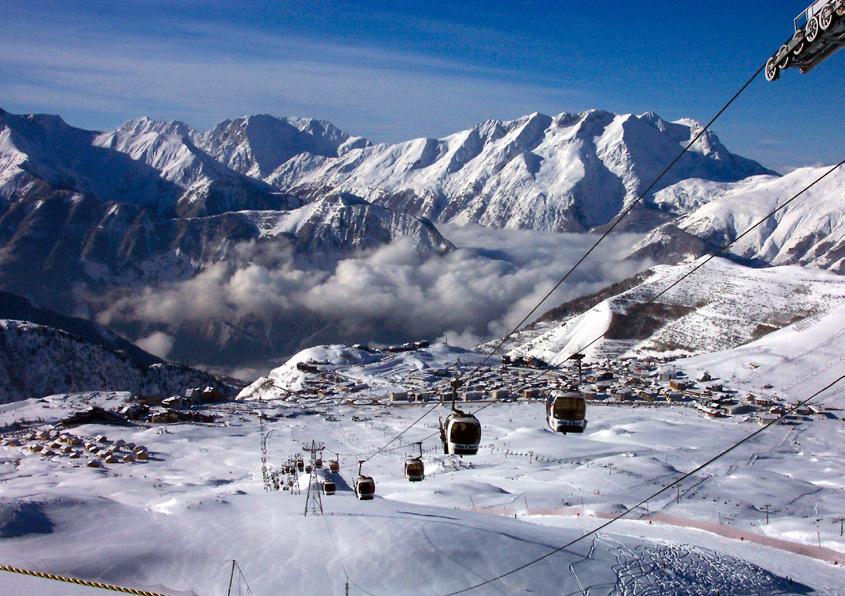 Alpe D Huez, France Essential Facts 250km of pistes up to 3330m Lift pass also gives a few