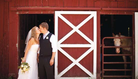 The Perfect Setting FOR YOUR DREAM WEDDING Destination Weddings Set amid rolling hills and sparkling lakes, Innsbrook is a premiere romantic wedding destination less than an hour from St. Louis.