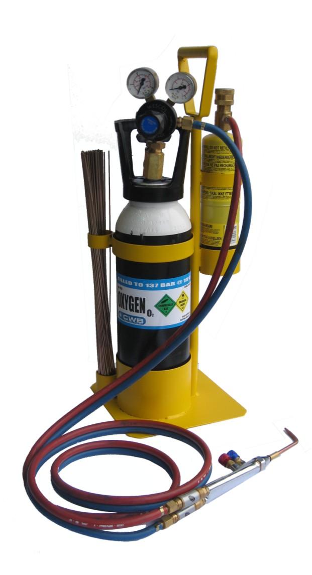 FlameTech Pro Kit comes complete with: Oxygen Cylinder Mapp Gas Cylinder FlameTech Stand 2 Gauge Oxygen Regulator Mapp Gas
