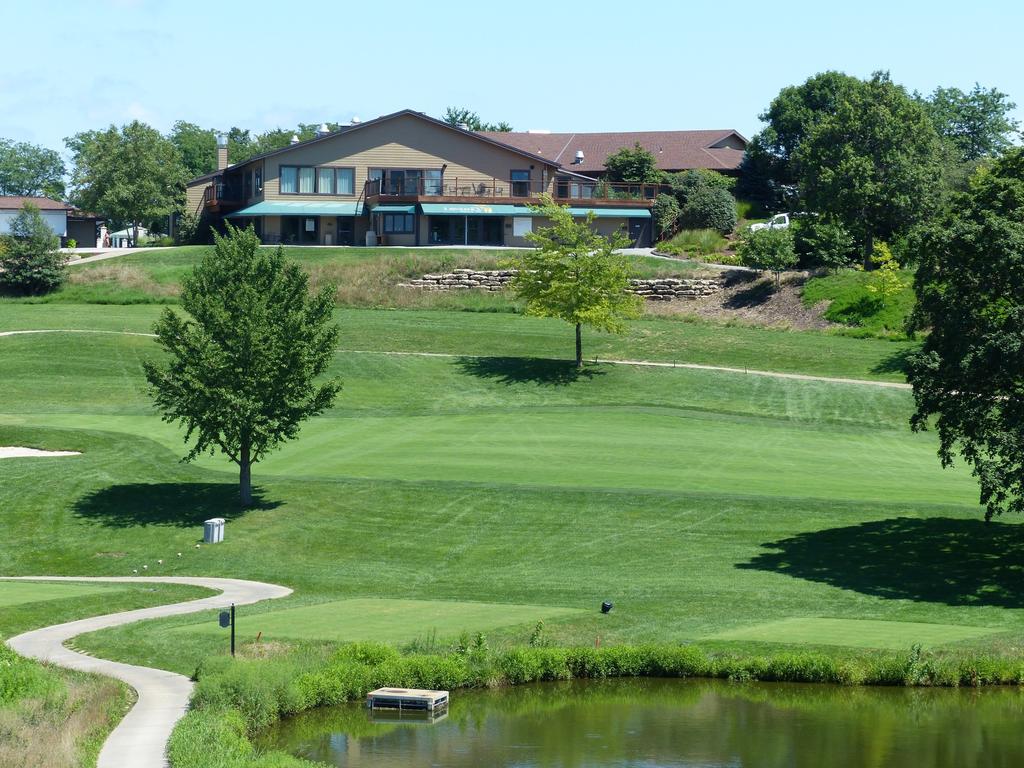 JOIN THE LCC FAMILY S ince 1914, Lawrence Country Club has provided a quality recreational