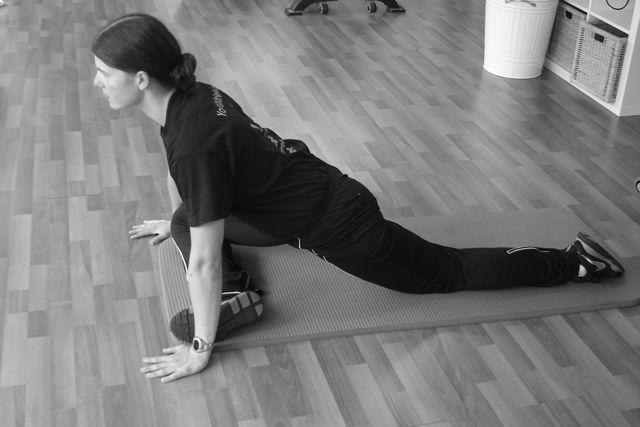Chapter 10: Simple Stretching Program Kneeling Figure 4 Glute Stretch Purpose: Elongate the external rotators of the hip This is a stretch that is commonly performed on the ice and is equally