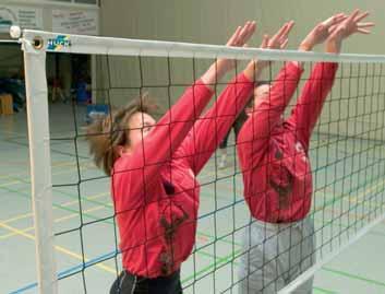 Volleyball 3.4 Volleyball Training Nets Regulation dimensions: 9.50 m long, 1 m high, mesh size 10 cm, steel or Kevlar cable, or nylon tie cord (11.70 m long). No. 509 Volleyball net in approx.